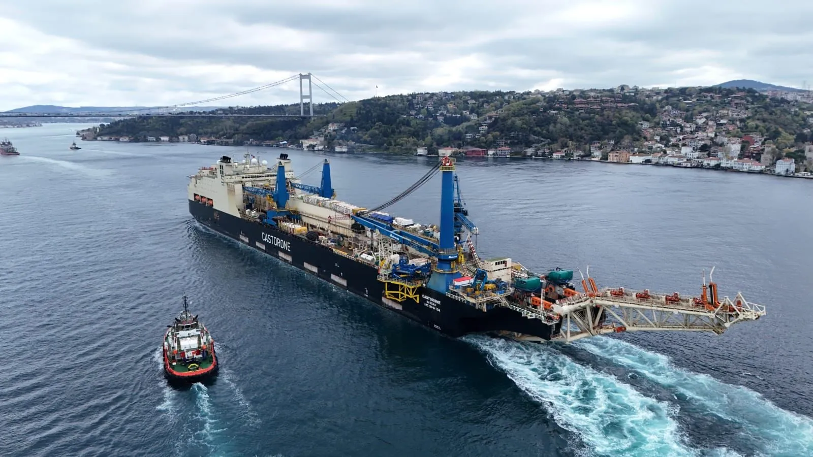 "Castorone" gemisinin geçişi için çift yönlü askıya alınan Boğaz trafiği normale döndü