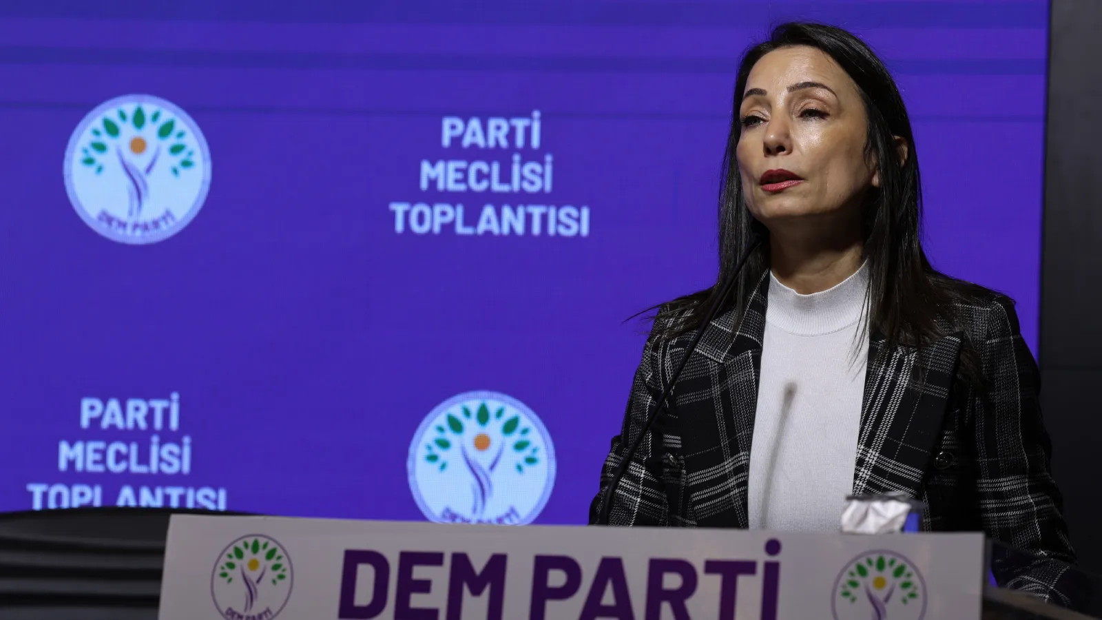 Tülay Hatimoğulları'ndan Cevdet Yılmaz'a: Yasa yapma yeterliliği iktidarda, zamana yayan sizsiniz; hatırlatınca zorunuza gitmesin!