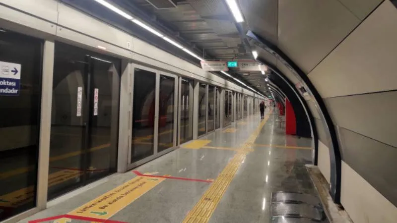 RT @t24comtr: İstanbul'da metro seferlerine düzenleme: İki durak arasında ücretsiz İETT seferleri başlıyor