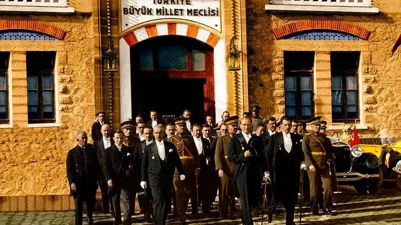 Atatürk'ün liderliğinde Kurtuluş Savaşı'nı yöneten ve Cumhuriyet'i ilan eden TBMM 106 yaşında: Ulusal Egemenlik ve Çocuk Bayramı kutlu olsun