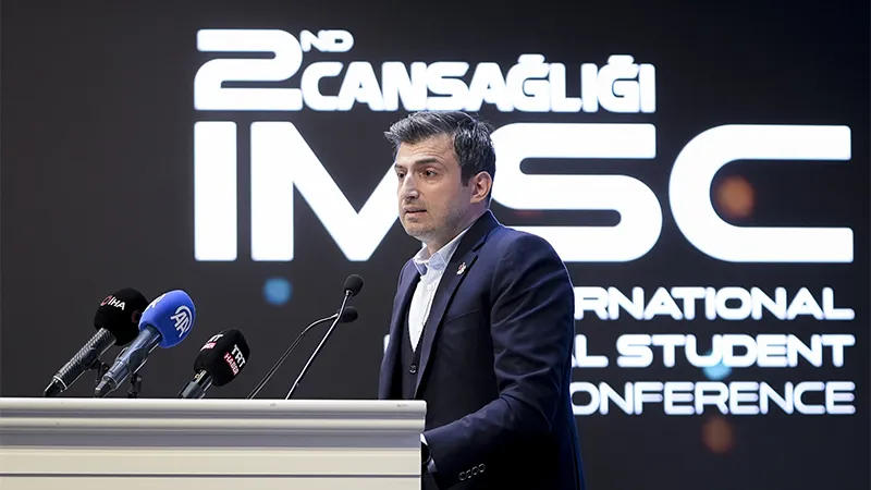 Cansağlığı Vakfı Kongresi'nde konuşan Selçuk Bayraktar: Altı senelik akciğer kanseri risk skoru tahmin edilebilecek