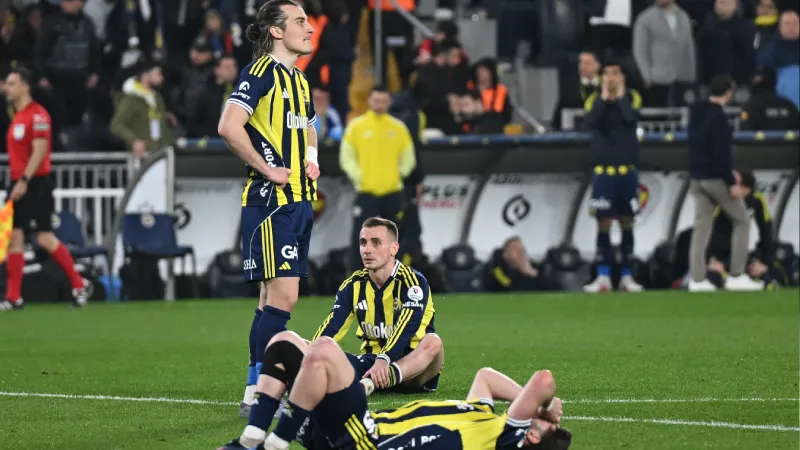 Spor yazarları, Fenerbahçe-Rizespor maçını yorumladı: Bir günlüğüne olsa da liderlik mutluluğunu taraftarlarının elinden aldı