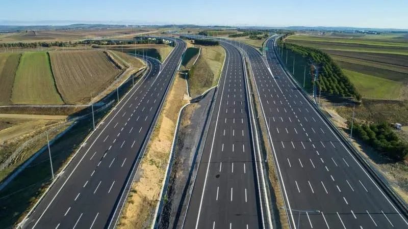 Bakan Uraloğlu'ndan ''Otoyollar satılacak mı?'' sorusuna yanıt: Kamuoyu ne derse onu yapacağız