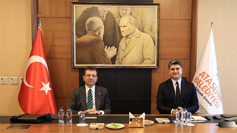 İmamoğlu'ndan Ataşehir Belediye Başkanı Onursal Adıgüzel'in gözaltına alınmasına tepki: İktidar halka hizmet etmeyi suç sayıyor