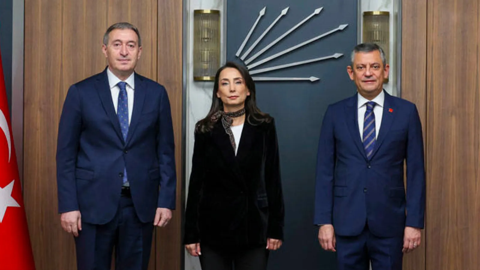 CHP lideri Özel, DEM Parti Eş Genel Başkanları Hatimoğulları ve Bakırhan'ı ziyaret edecek