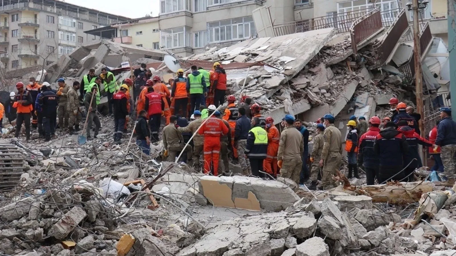 Nusret Bey Apartmanı davasında karar: 2 kamu görevlisine 7 yıl 6 ay ile 8 yıl 4 ay arasında hapis cezası