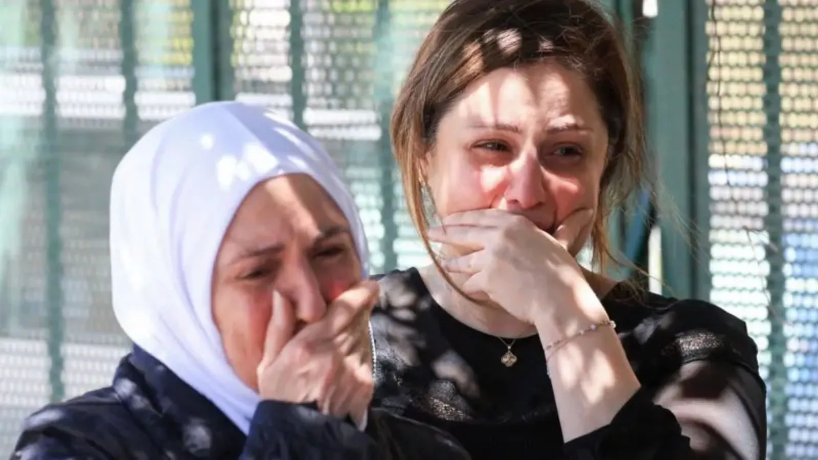 İran: 'Lübnan'a saldırılar ateşkesi ihlal ediyor, elimiz tetikte'