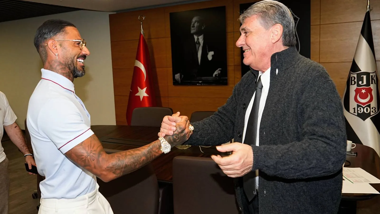 Beşiktaş'ın eski futbolcusu Ricardo Quaresma, başkan Serdal Adalı'yı ziyaret etti