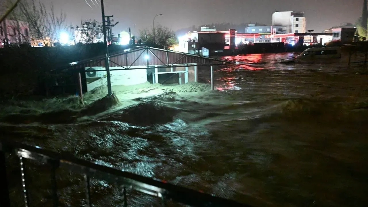 Araçta mahsur kalan iki kişi hayatını kaybetmişti; Osmaniye'deki selin ardından 2 milyon lira kaynak aktarıldı