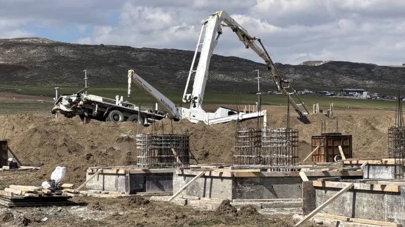 Sivas'ta iş cinayeti: İnşaatta beton kalıbına düşen işçi hayatını kaybetti