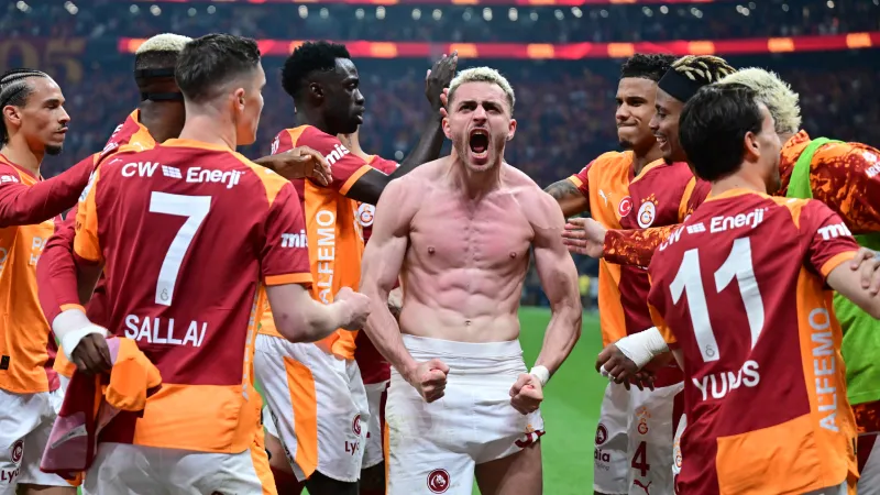 Galatasaray üst üste 4. şampiyonluğa 3 gollü derbi zaferiyle yürüyor