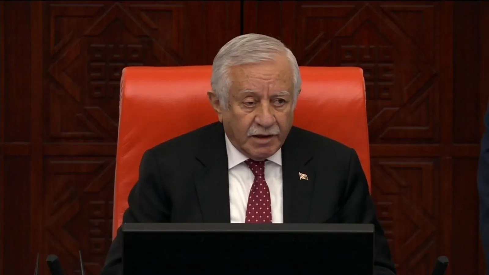 MHP'li Adan'dan İzmir Büyükşehir Belediye Başkanı Cemil Tugay'ın istifasına ilişkin yorum: Seçilmiş bir belediye başkanının hizmetten uzak durması üzüntü verici
