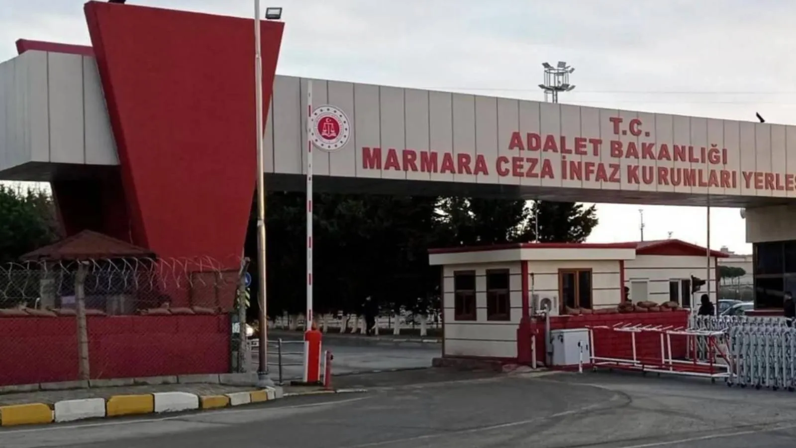 Bakırköy Cumhuriyet Başsavcılığı: Duruşma salonlarında tutuklulara yemek ve su verilmediği iddiaları asılsızdır