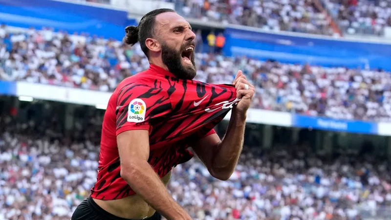 Lewandowski'nin yerini Vedat Muriqi dolduracak