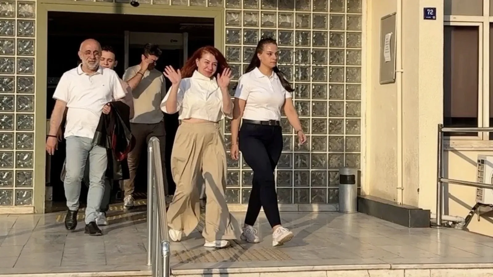 "Aydın'da AKP'li vekilin oğlu okula silah getirdi" iddiasını haber yapan gazeteci Yelis Ayaz tutuklandı