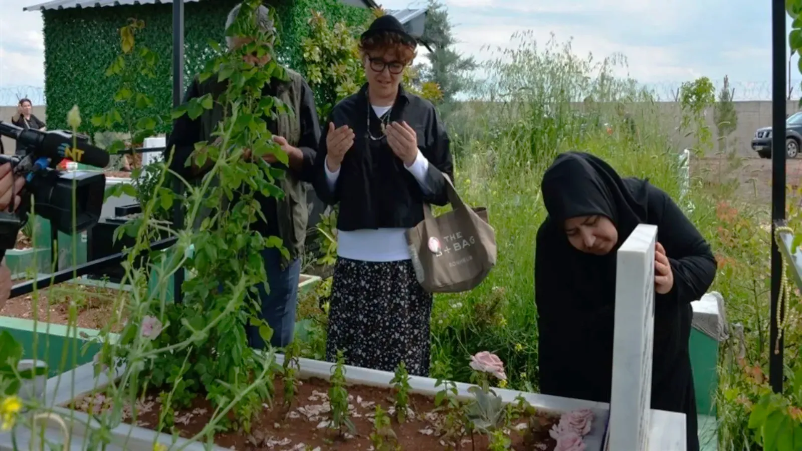 Gülistan Doku ve Rojin Kabaiş’in ailelerini ziyaret eden Yasemin Minguzzi: En kısa zamanda Yargıtay sürecinden bir sonuç bekliyorum
