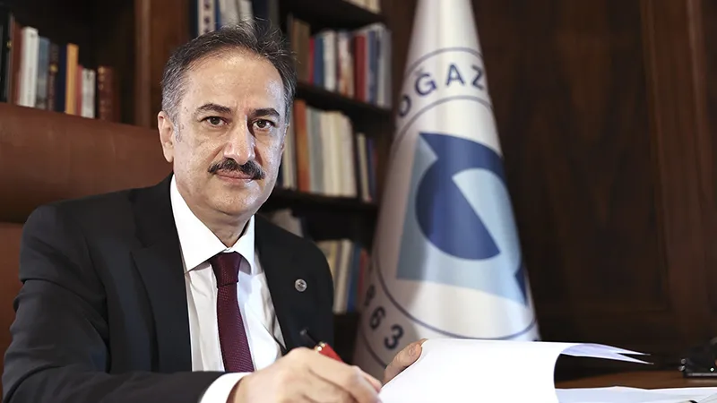 Boğaziçi Rektörü Naci İnci önce görevlerinden istifa etti, sonra paylaşımlarını sildi