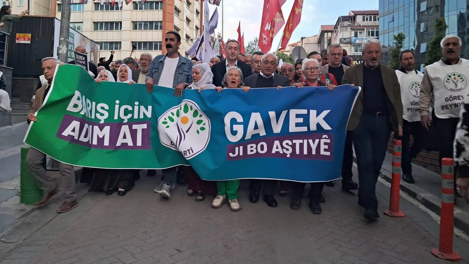 Tuncer Bakırhan'dan çözüm süreci yorumu: Barış durağan bir siyaseti kabul etmez