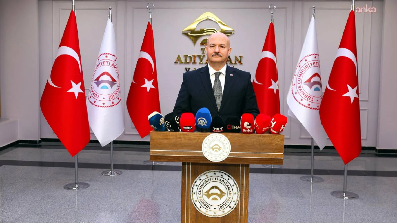 Adıyaman Valisi Abdullah Küçük görevine başladı: Kapımız da gönlümüz de vatandaşlarımıza açık olacak
