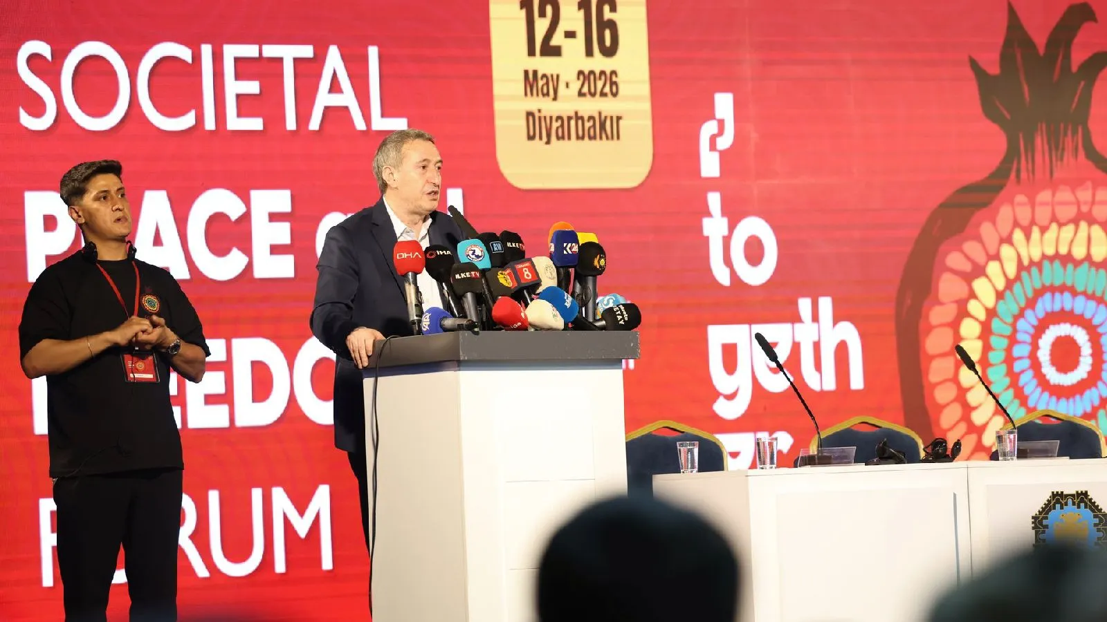Tuncer Bakırhan: 'Yurtta sulh, cihanda sulh' sözünü toplumsal barışa tercüme etmek zorundayız