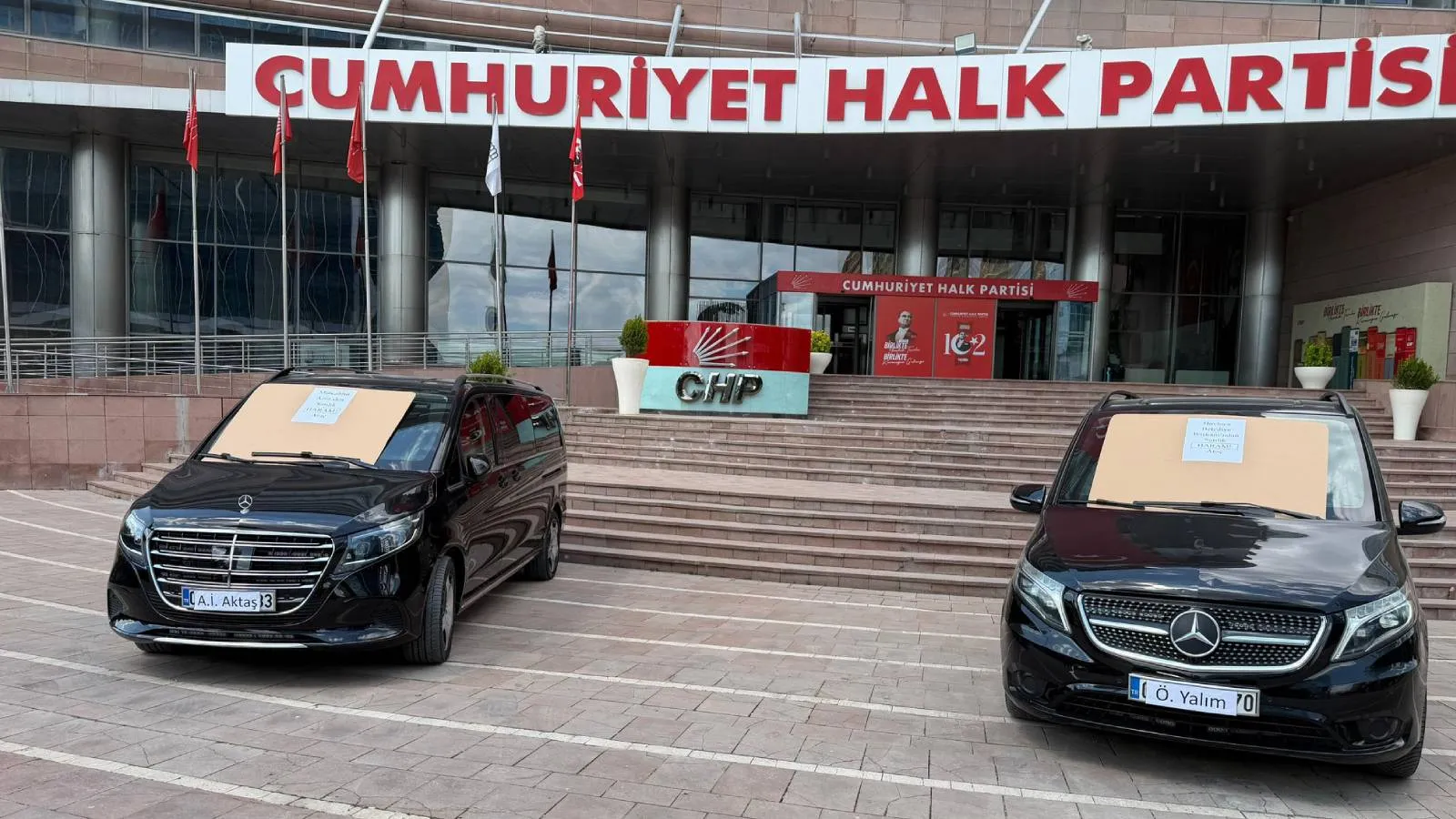 Özel yönetimi yalanlamıştı, Kılıçdaroğlu'nun danışmanından 'haram araç sergisi' açıklaması geldi: Araçlar sembolik olarak seçildi