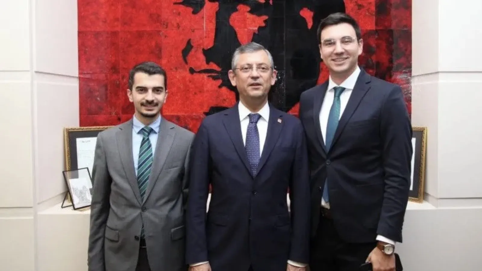 CHP'li Taşcıer'den Emre Caner hakkındaki iddialara yalanlama: Danışmanım olduğu için Genel Merkez'de olması doğal; buradan suç çıkarılamaz
