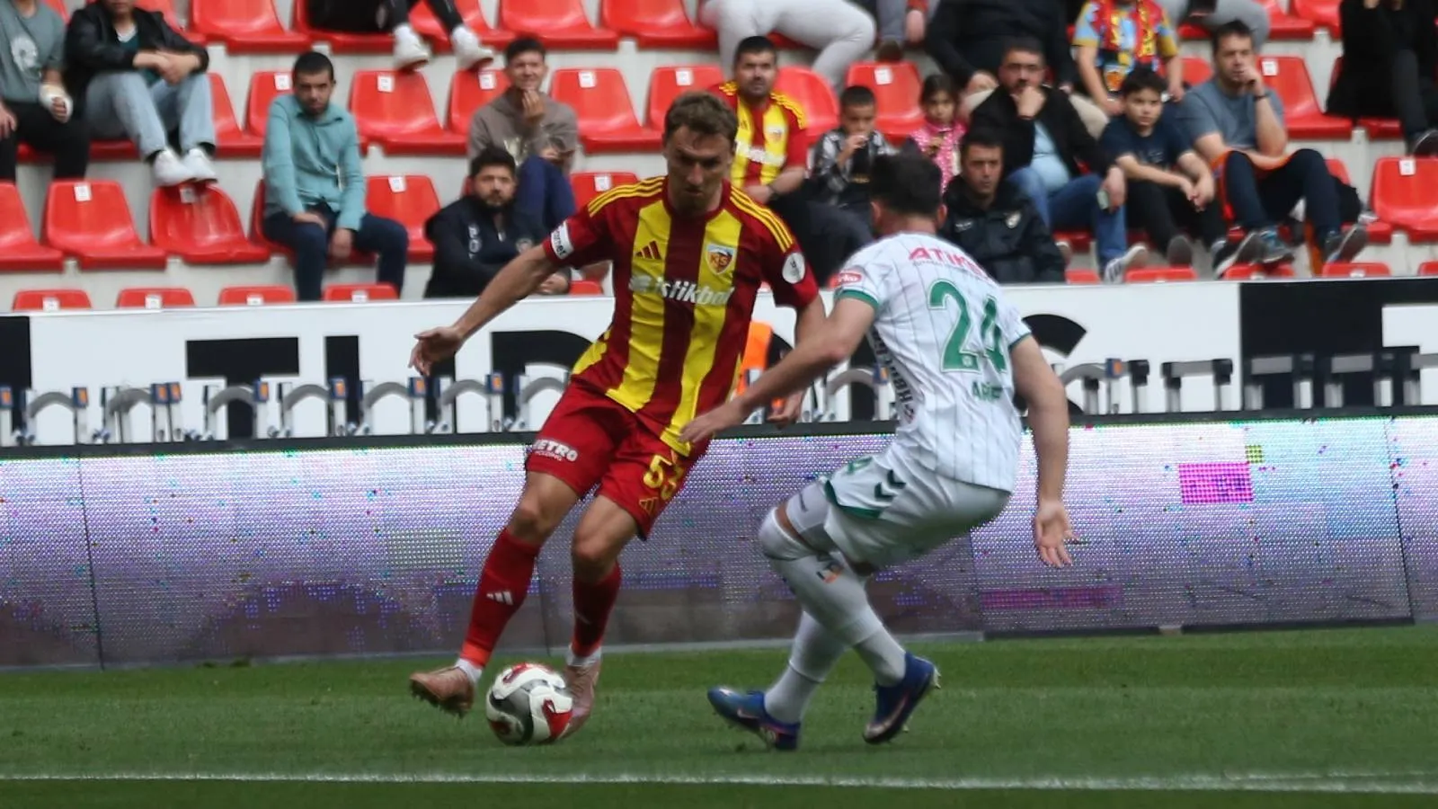 Küme düşmesi kesinleşen Kayserispor, lige galibiyetle veda etti