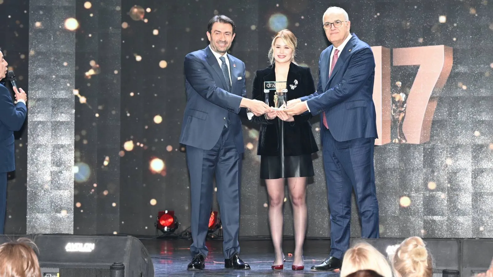 Milli para yüzücü Defne Kurt'a yılın sporcusu ödülü