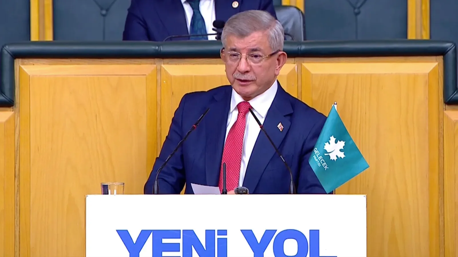 Davutoğlu’ndan CHP ve iktidara sert mesajlar