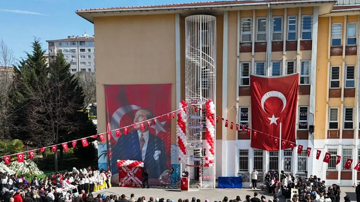 İmam hatip ortaokulunda öğrenciler için hazırlandığı iddia edilen okuma listesi gündem oldu: Okul müdürü açığa alındı
