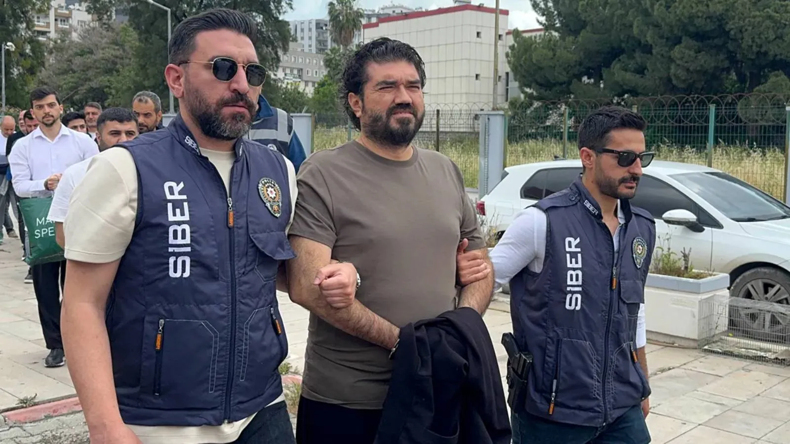 Yasa dışı bahis operasyonunda gözaltına alınmıştı: Rasim Ozan Kütahyalı tutuklandı
