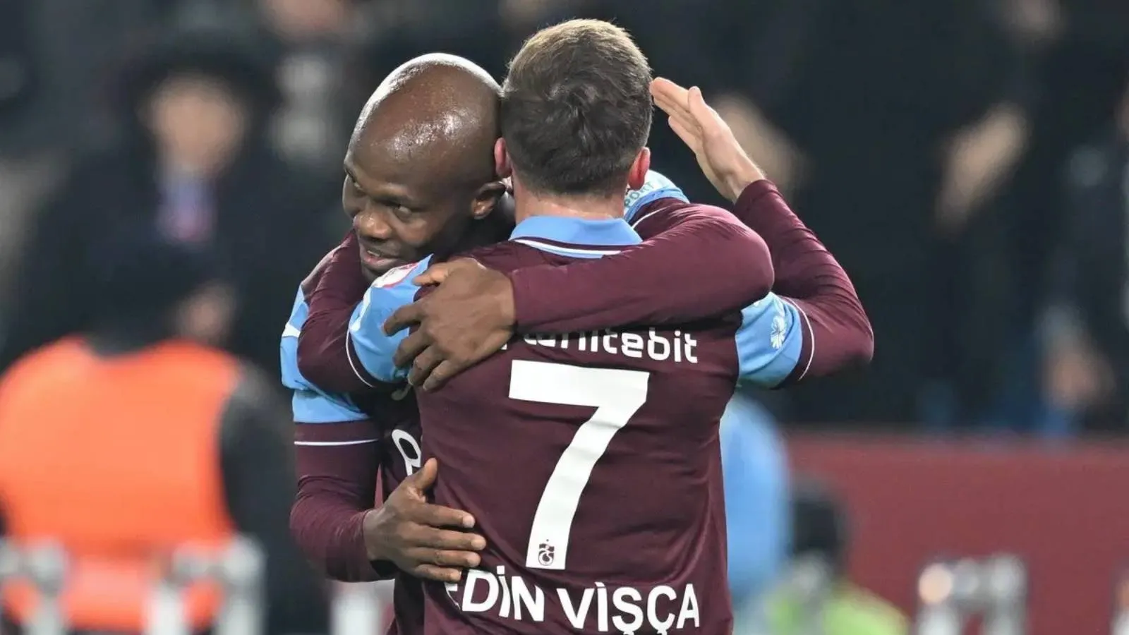 RT @T24spor: Edin Visca ile Anthony Nwakaeme, Trabzonspor'a veda etti