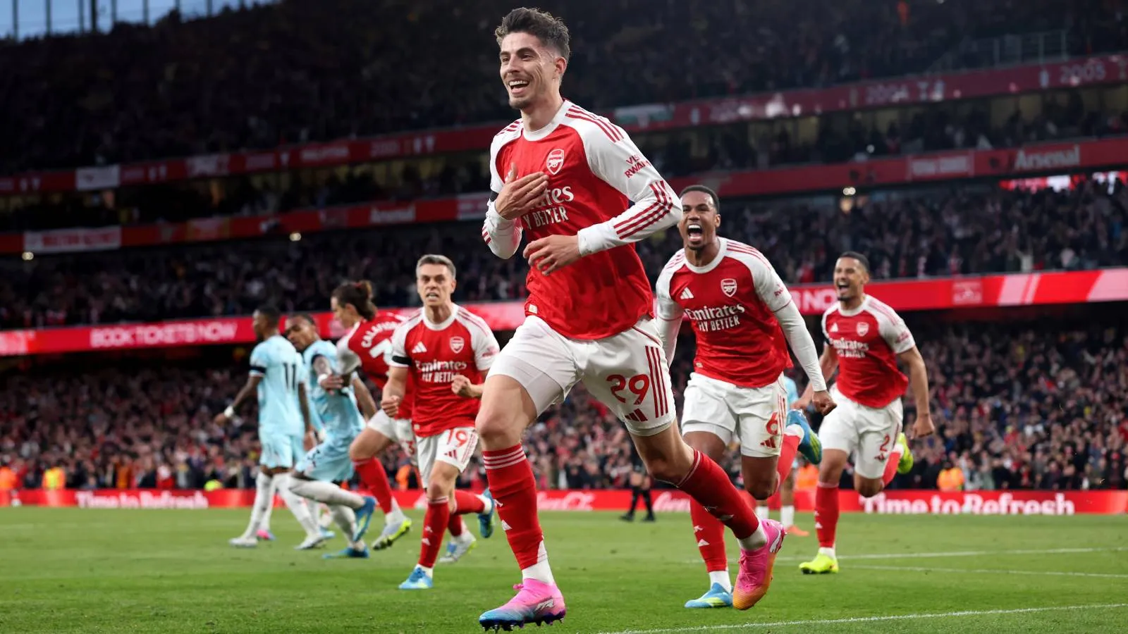 Adım adım şampiyonluğa: Arsenal, Burnley karşısında hata yapmadı