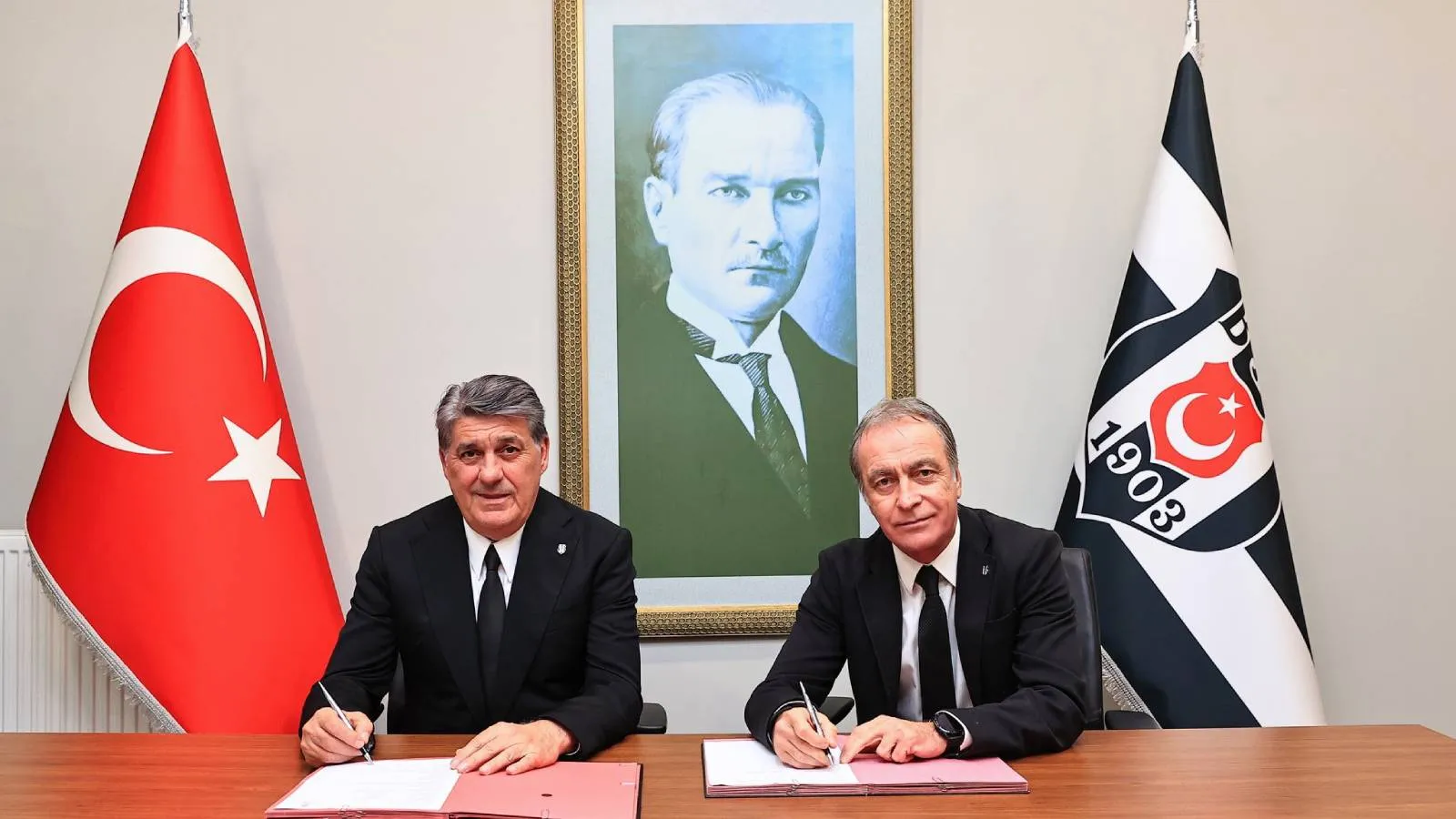 Resmi: Beşiktaş'ta futbol direktörlüğüne Önder Özen getirildi