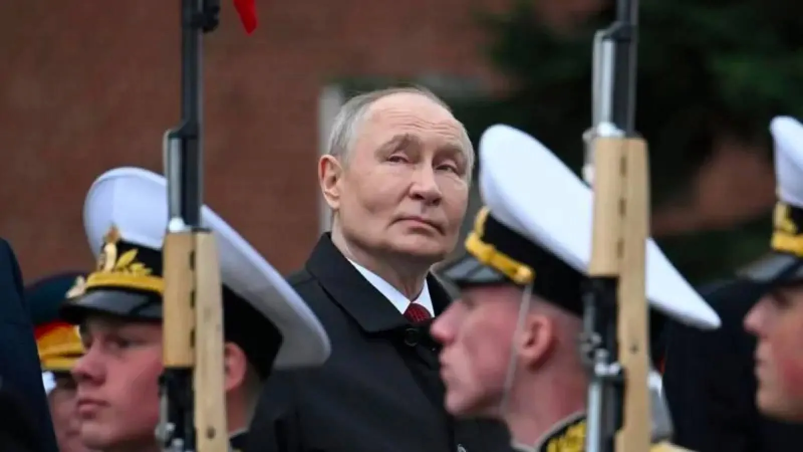 Romanya'da bir apartmana Rus İHA'sı isabet etti, Putin "Araştırılsın, Ukrayna'ya ait olabilir" dedi