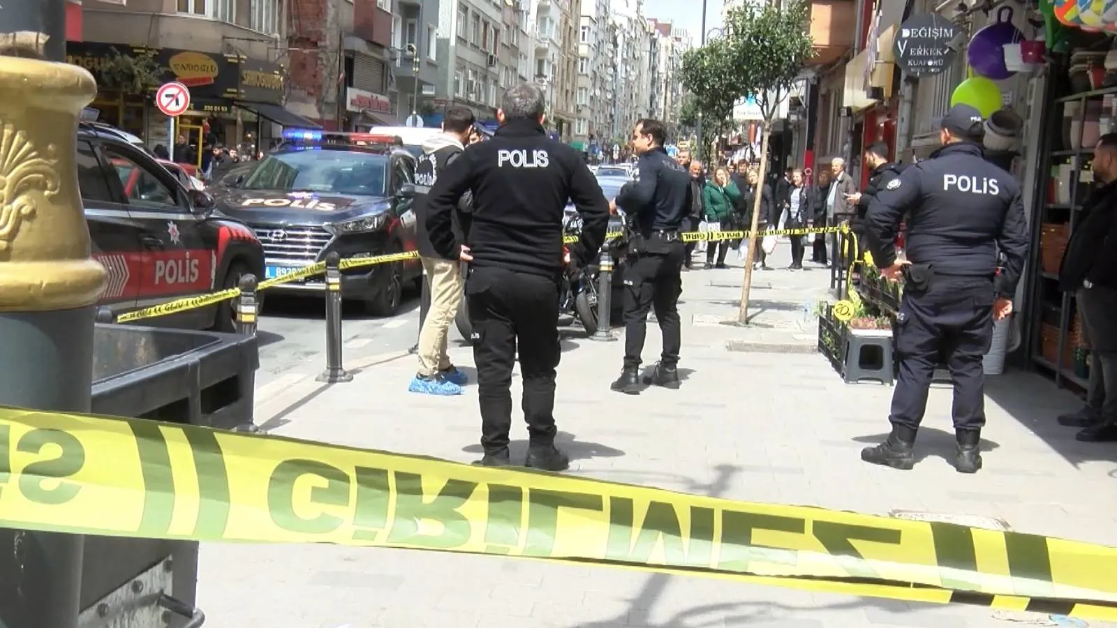 Oğlunun dini nikahla birlikte yaşadığı kadını silahla öldüren kayınvalidenin 6 yıl 8 ay hapis cezasıyla arandığı ortaya çıktı