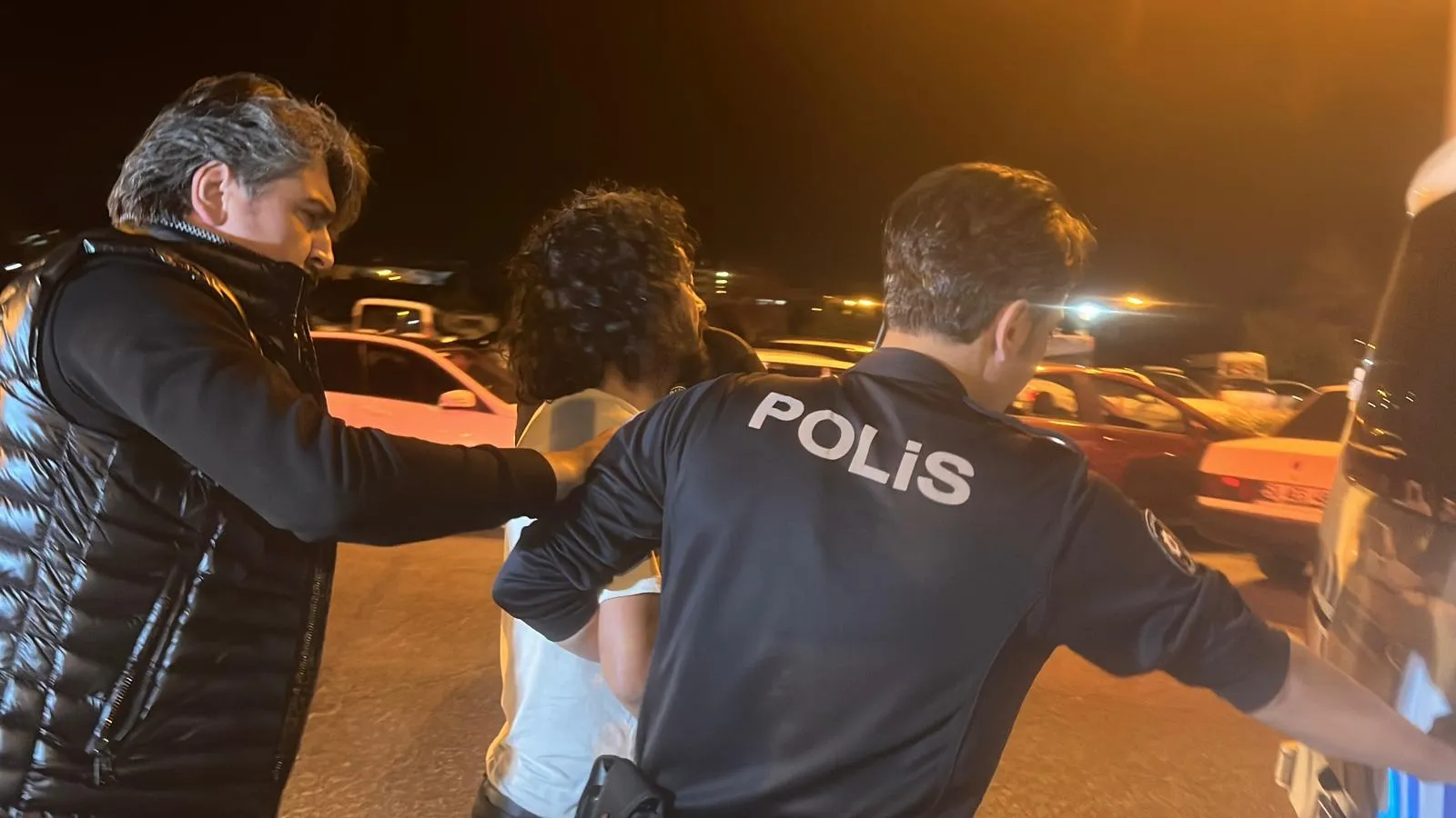Tansiyonu yükselen kadına müdahale için eve geldiler, rehin alındılar: Sağlık görevlilerini polis kurtardı