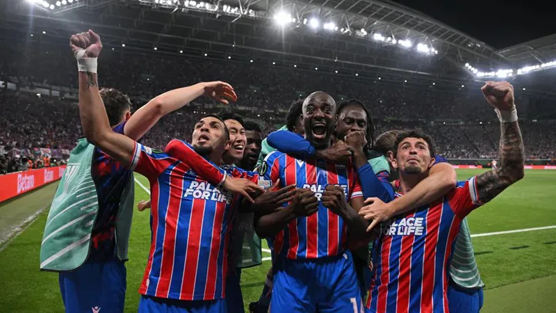 UEFA Konferans Ligi'nin şampiyonu Crystal Palace oldu