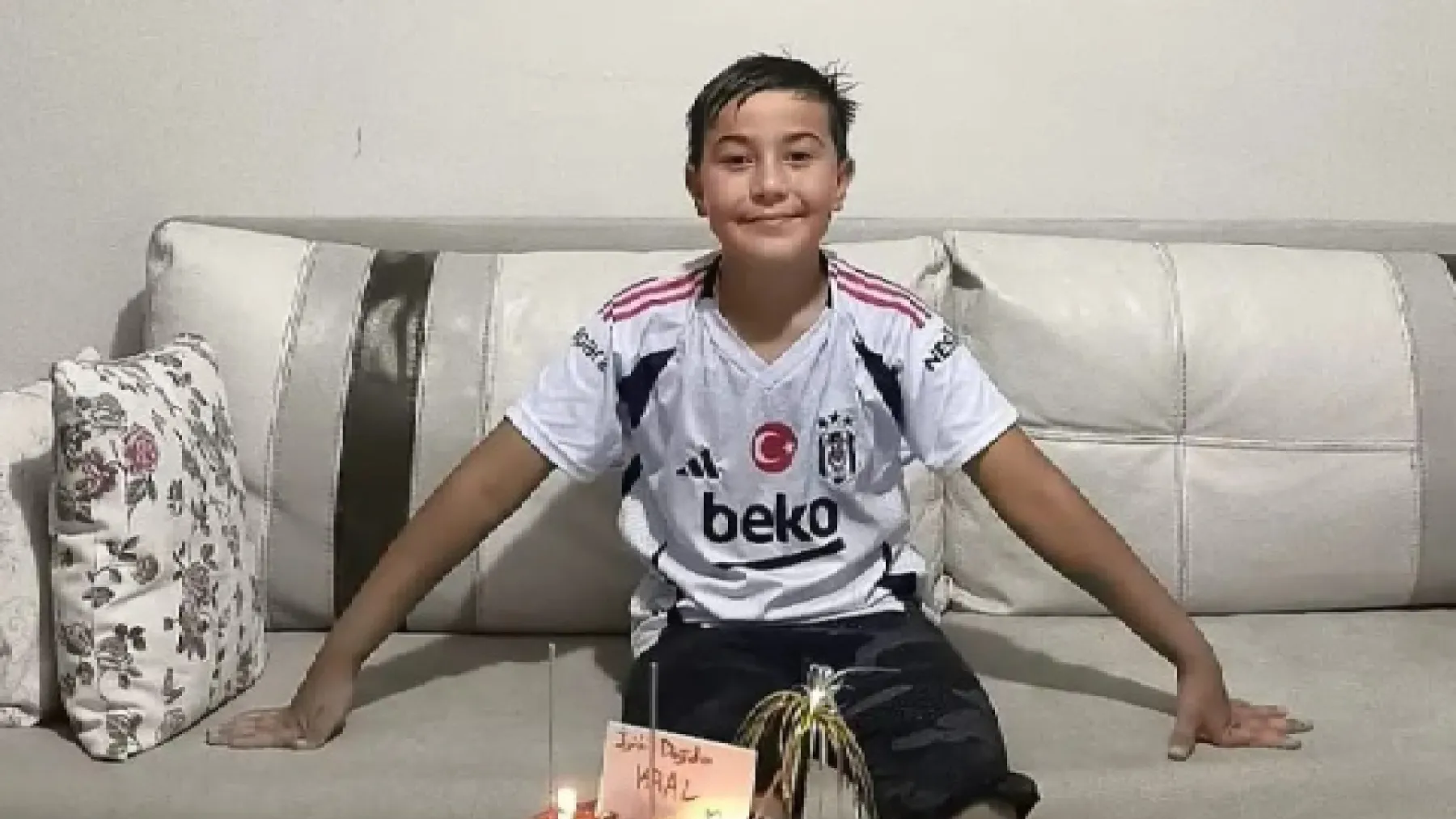 Kahramanmaraş'taki okul saldırısında yaralandı, 24 gündür yoğun bakımda: 11 yaşındaki Mustafa, matematik sınavından 100 aldığı için ön sıraya oturtulmuş