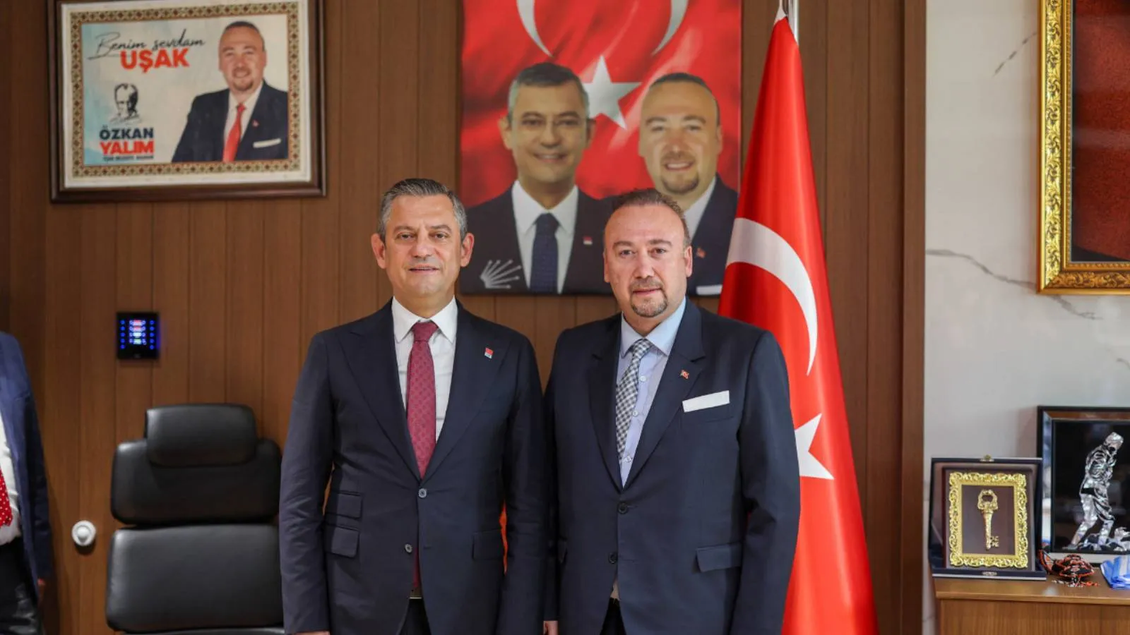CHP'den iddialara karşı hamle: Özel ile Özkan Yalım arasında yapılan yazışmaların dosyaya kazandırılması talep edildi