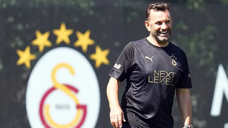 Okan Buruk listeyi hazırladı; hedefte İtalya'dan 3 yıldız var