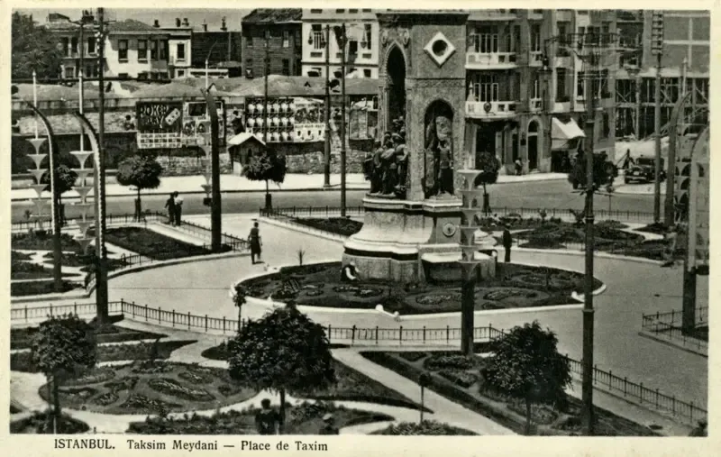 Taksim Meydanı'ndaki Cumhuriyet anıtı 1928 yılında inşa edildi.