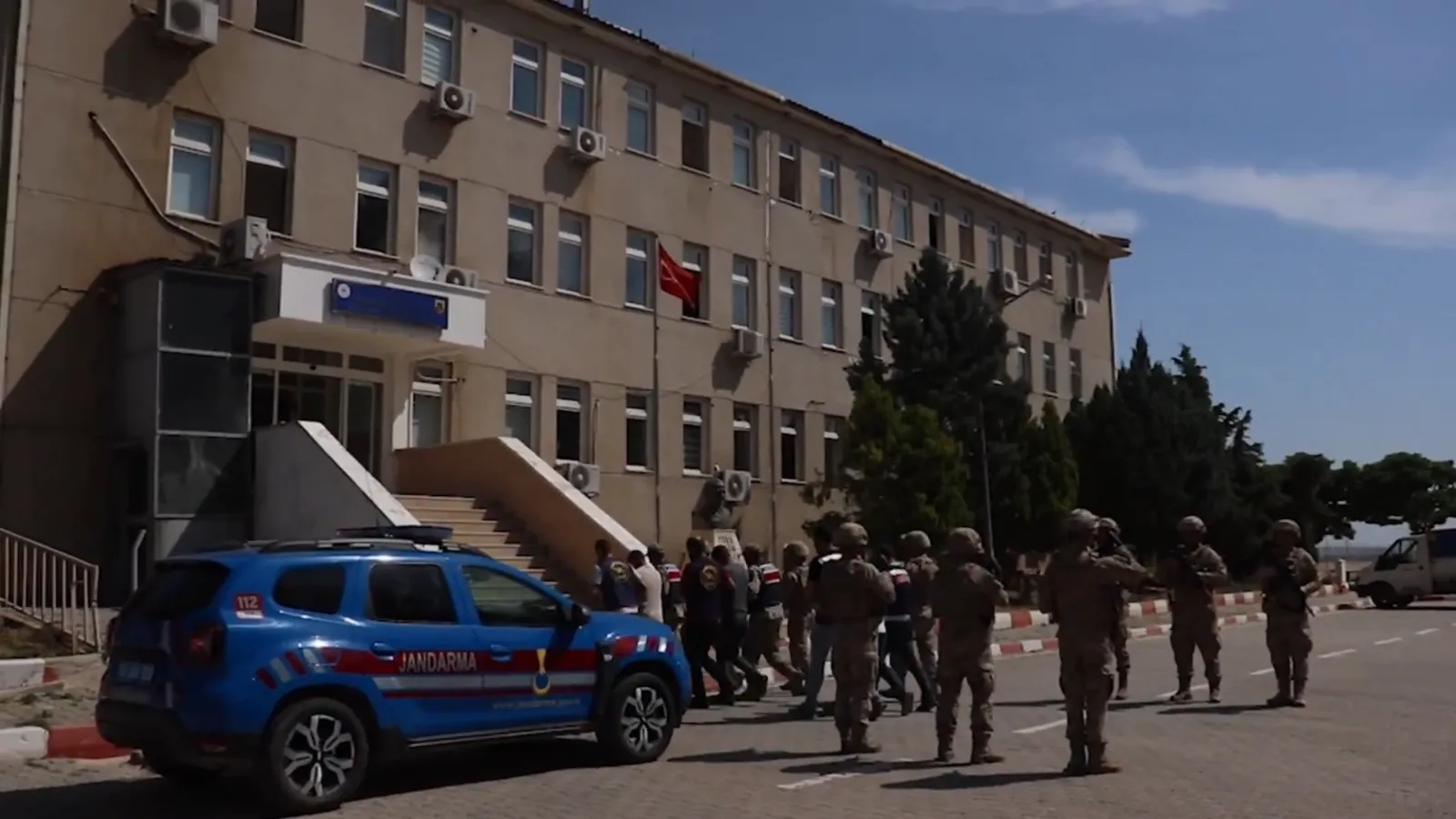 33 ilde "FETÖ" operasyonu: 69 gözaltı!
