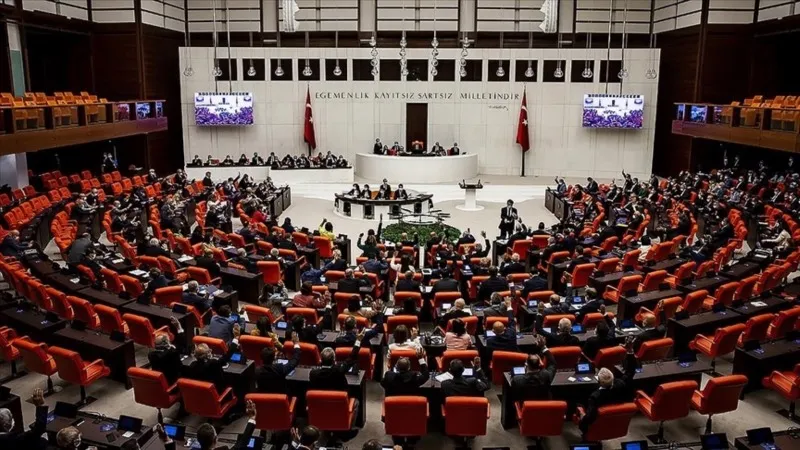 Mahmut Tanal'dan AKP'li Akbaşoğlu'na: Sınava girmeden nasıl memur olduğunu açıklar mısın? KPSS sınavına giren insanların hakkını çalmıştır