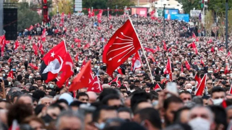 221 eski CHP milletvekilinden 'mutlak butlan' kararına karşı ortak bildiri: "Derhal Olağanüstü Kurultay" çağrısı