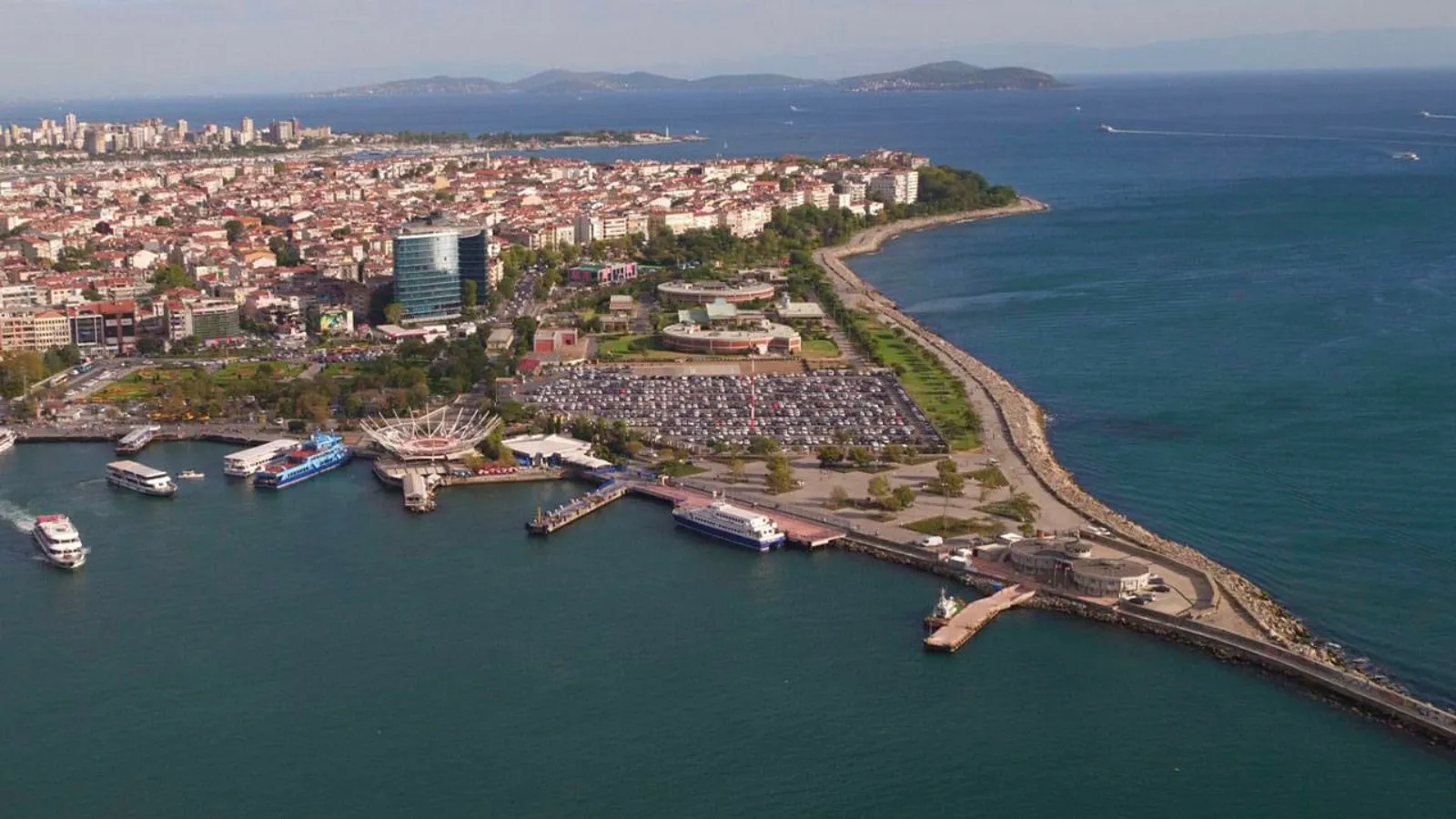 Kadıköy Rıhtımı’na cami vizesi çıktı; yaşam savunucularından tepki