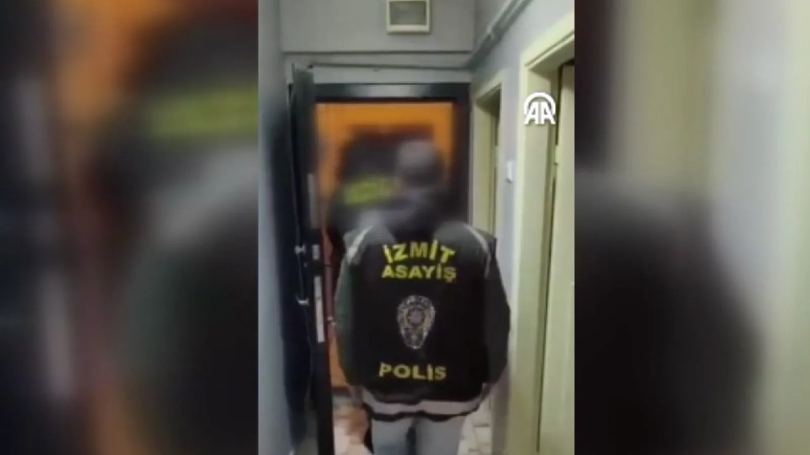 Kocaeli'de 102 yıl hapis cezası bulunan firari hükümlü giysi dolabında yakalandı