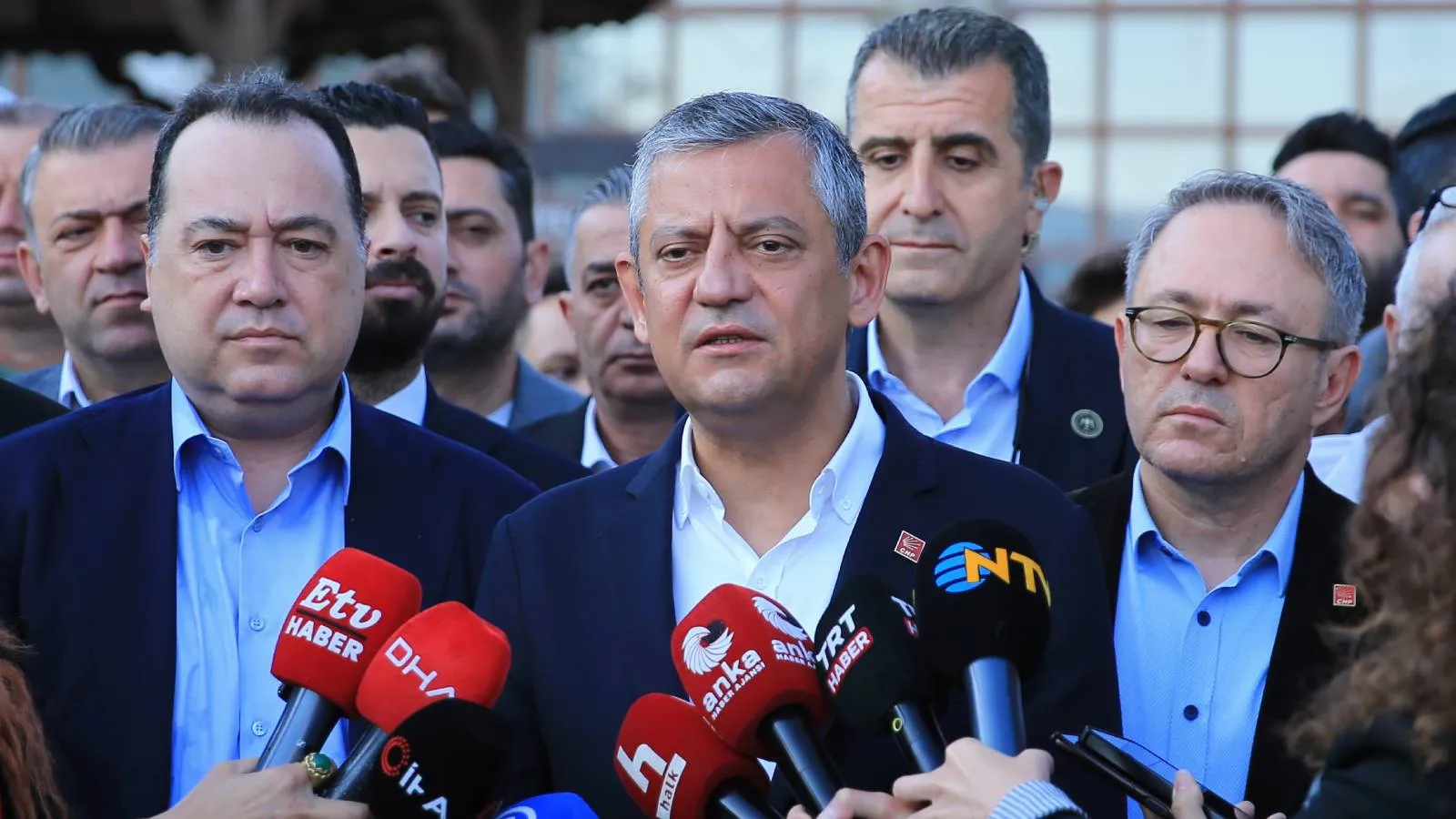 Özel “Yeni parti kurmayacağız, kimse istifa etmesin” dedi, Kılıçdaroğlu’na seçim çağrısını yineledi: Butlanı irade gaspına döndürmeyeceğini umuyoruz!