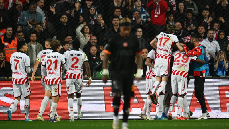 RT @T24spor: Şampiyonluk maçına çıkan Galatasaray Samsun'da dağıldı