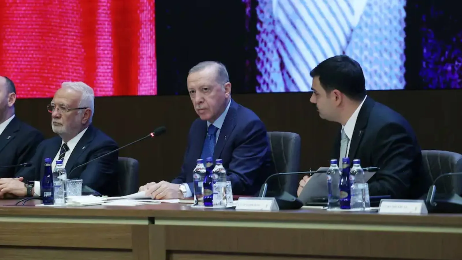 AKP MKYK Toplantısı başladı